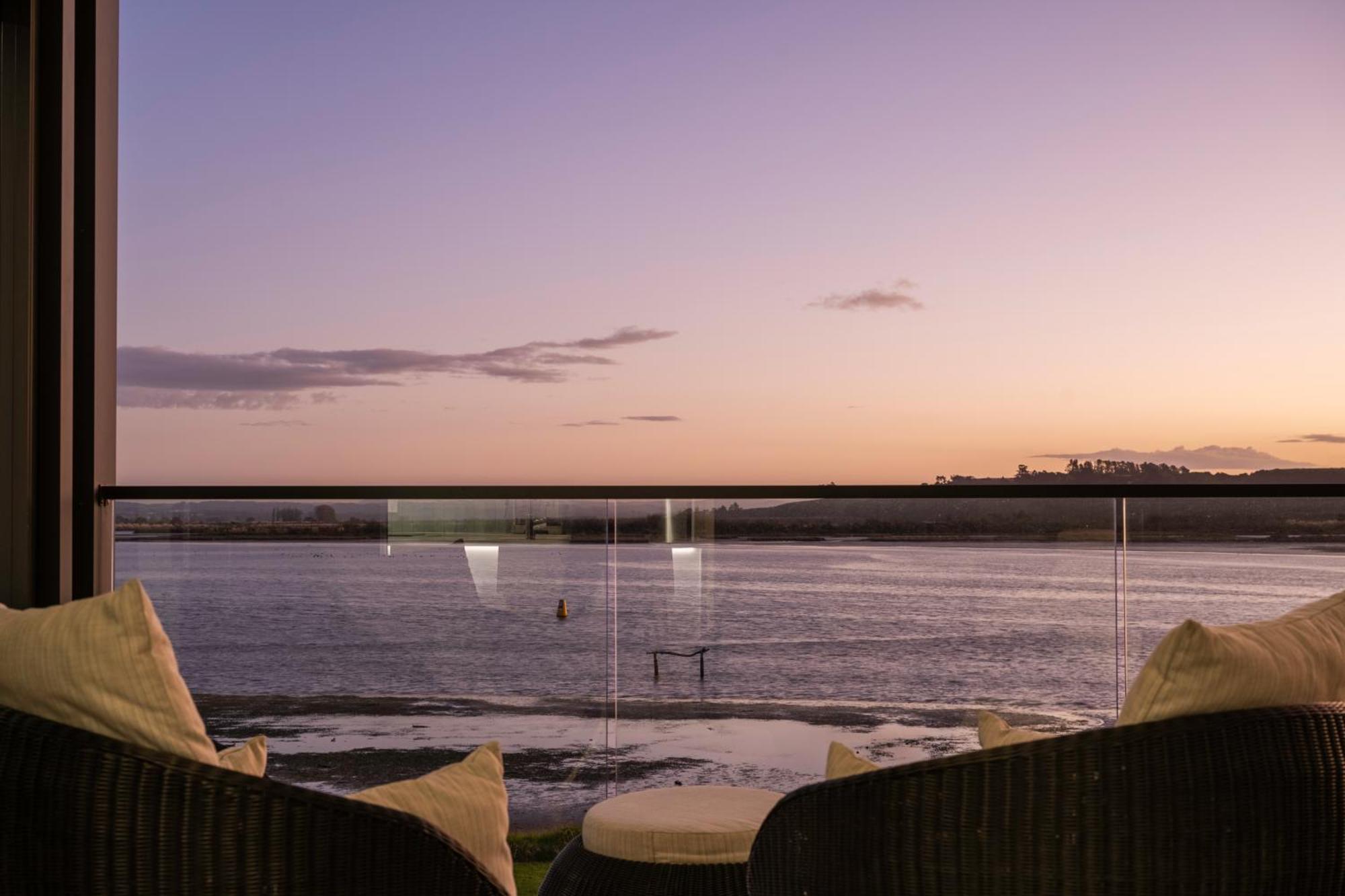 Pukehina Estuary Sunset Views Townhouse & Studio Exterior photo