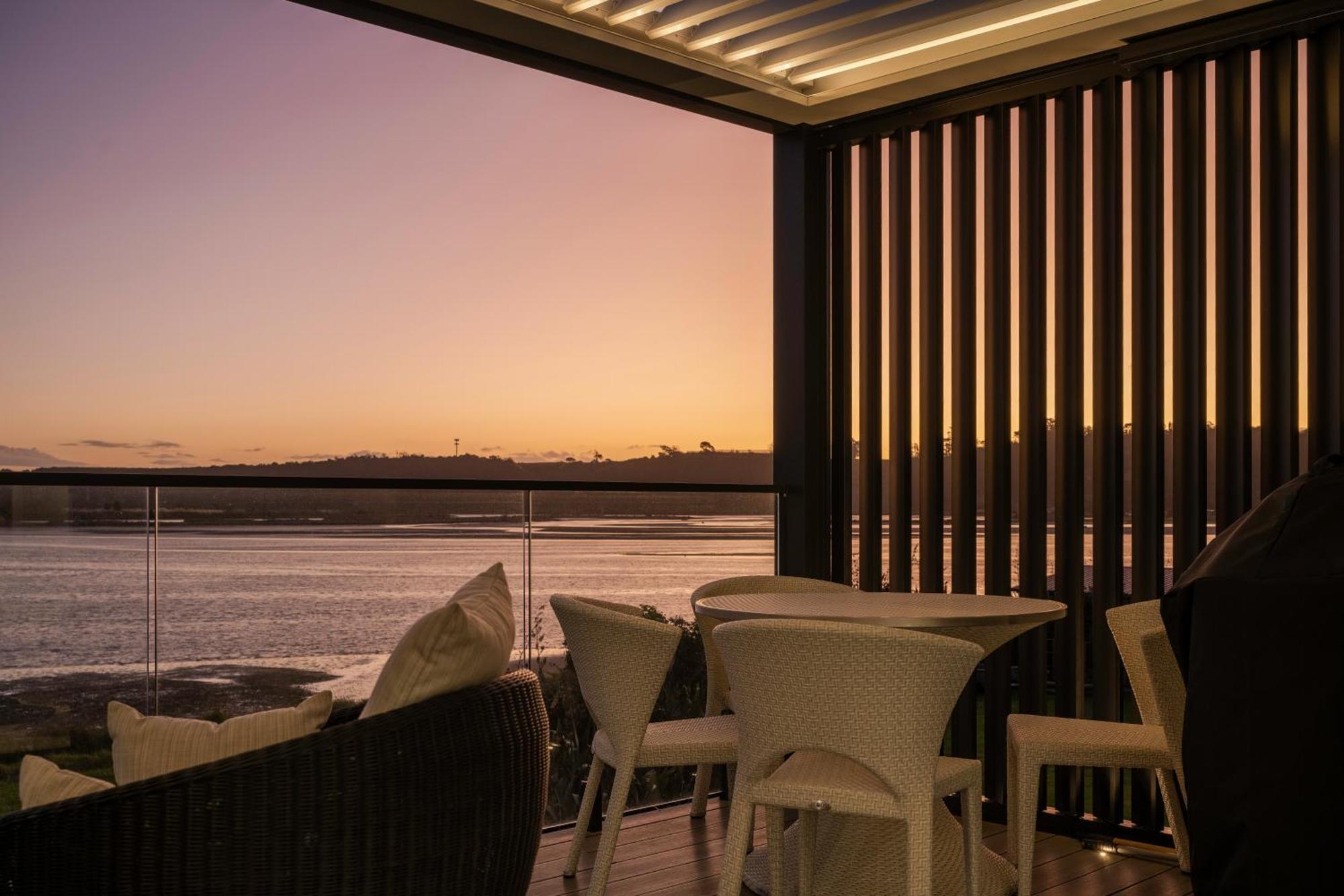 Pukehina Estuary Sunset Views Townhouse & Studio Exterior photo